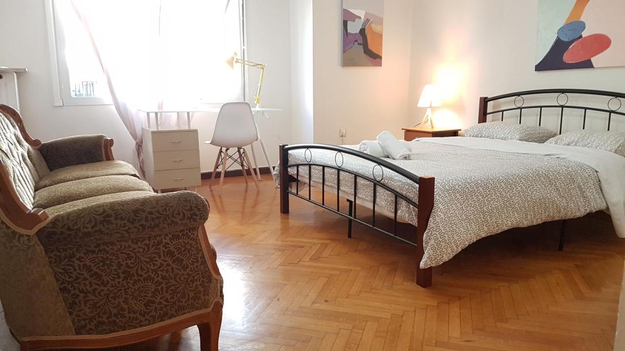 Teal Apartment - Athens Center, 4 Bd, 2 Bath Buitenkant foto