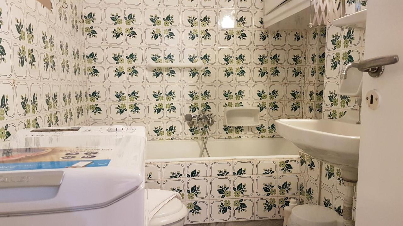 Teal Apartment - Athens Center, 4 Bd, 2 Bath Buitenkant foto